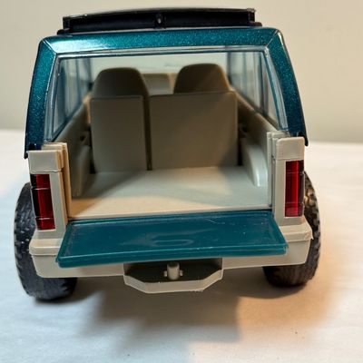 Sale Photo Thumbnail #85: Made in USA, trunk opens