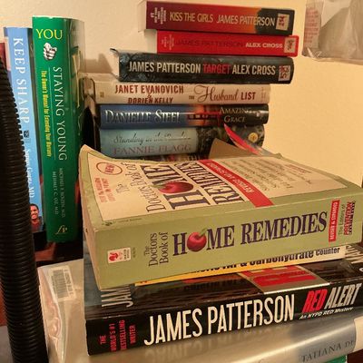 Sale Photo Thumbnail #134: Collection of assorted paperback and hardcover fiction and non-fiction books, including titles by James Patterson, Danielle Steel, and Fannie Flagg.