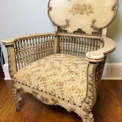 Vintage Spindle Back Armchair 26x21x36”
