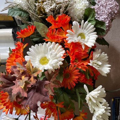 Sale Photo Thumbnail #162: Faux flowers