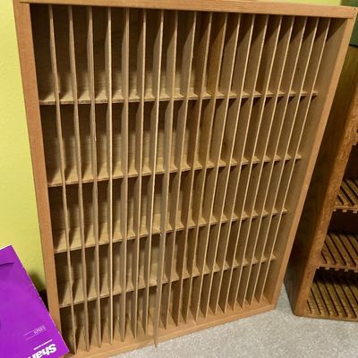 Sale Photo Thumbnail #130: Organizers