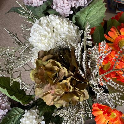 Sale Photo Thumbnail #163: Faux flowers