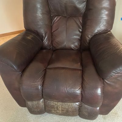 Sale Photo Thumbnail #37: Leather recliner