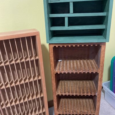 Sale Photo Thumbnail #129: Organizers