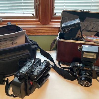 Sale Photo Thumbnail #211: Cameras