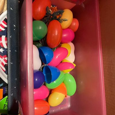 Sale Photo Thumbnail #497: Kids prizes