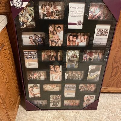 Sale Photo Thumbnail #461: Picture frame in plastic