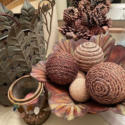 Sale Photo Thumbnail #177: Candles and decor with bathroom towel towels