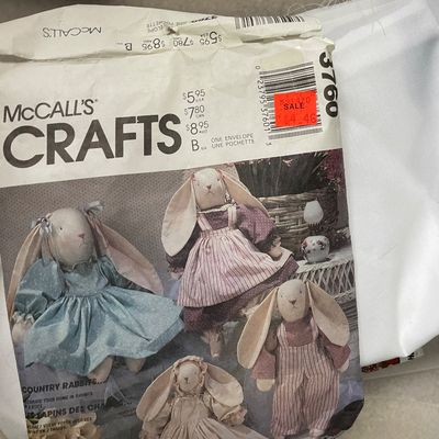 Sale Photo Thumbnail #141: Fabric and fluff
