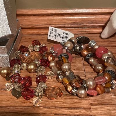 Sale Photo Thumbnail #410: Jewelry