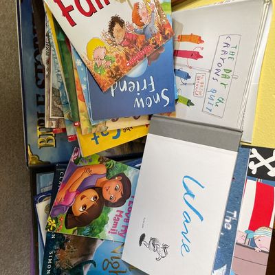 Sale Photo Thumbnail #174: Large pile of kids books