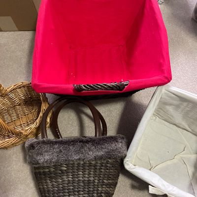 Sale Photo Thumbnail #132: Baskets