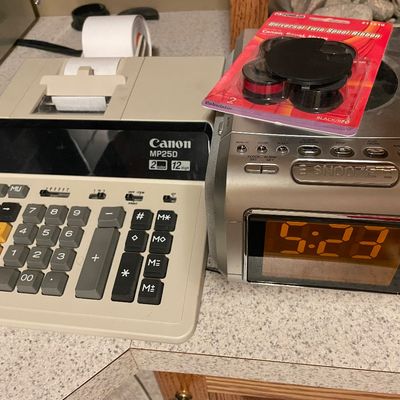 Sale Photo Thumbnail #483: Tabulator and radio