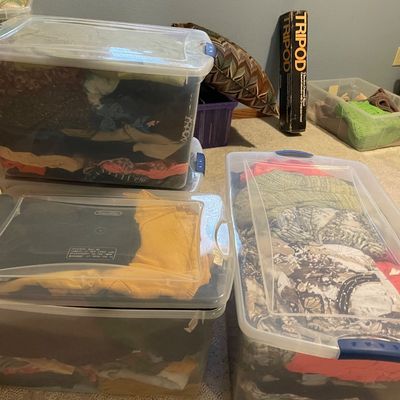 Sale Photo Thumbnail #303: 3x tops in totes