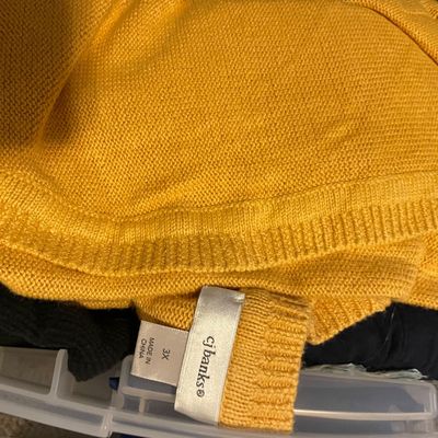 Sale Photo Thumbnail #304: 3x tops in totes