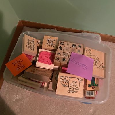 Sale Photo Thumbnail #259: Crafting