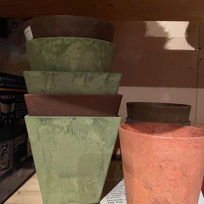 Sale Photo Thumbnail #554: Pots