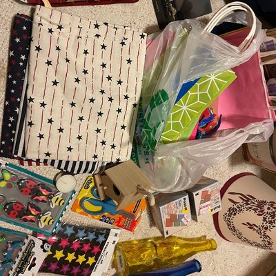 Sale Photo Thumbnail #522: Gift bags