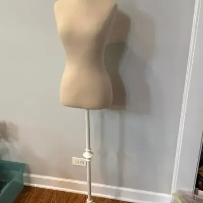 Sale Photo Thumbnail #35: Mannequin, Heavy