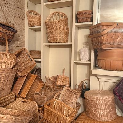 Sale Photo Thumbnail #4: Need a basket?