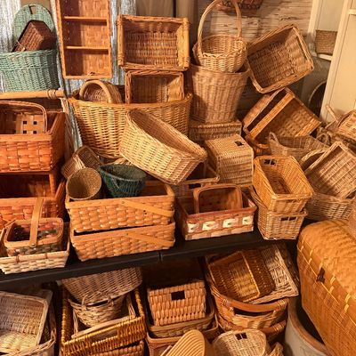 Sale Photo Thumbnail #3: More vintage baskets! 