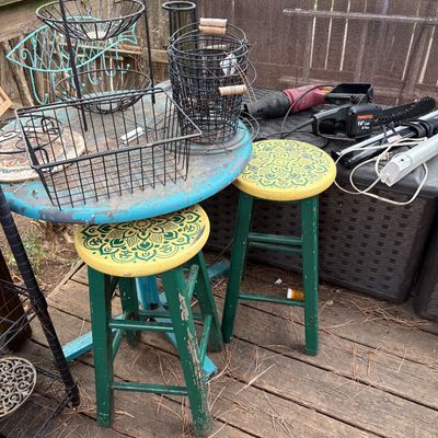 Sale Photo Thumbnail #111: Outdoor decor + yard tools.