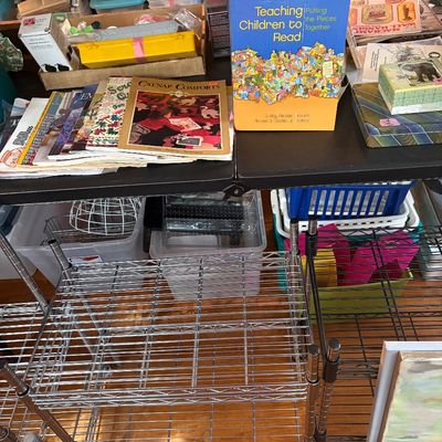 Sale Photo Thumbnail #108: Craft mags.