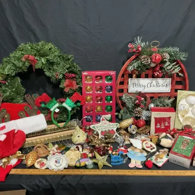 Vintage And Traditional Christmas Decorations- Ornaments, Wreaths, Stockings, And Hallmark Keepsakes