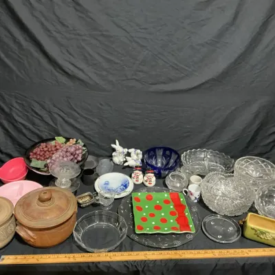 Vintage Glassware, Pottery, Vintage Salt Shakers, Holiday, Decor Collection, Dinning Assortment 