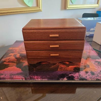 Sale Photo Thumbnail #319