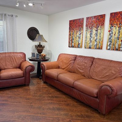 Leather Trend sofa and oversized chair 
