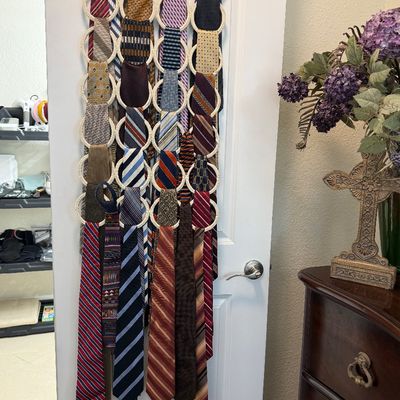 Men’s ties 