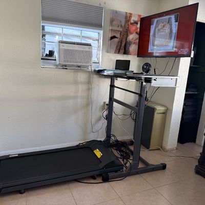 Sale Photo Thumbnail #179: Walking treadmill desk 