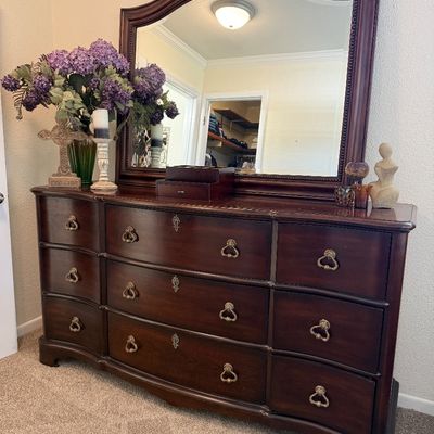 American Drew dresser with mirror 