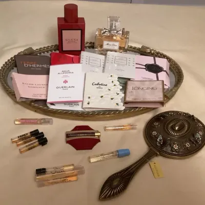 CCM099 Vanity Tray, Enameled Mirror, Gucci Bloom Eau De Parfum & Other Women’s Fragrances 