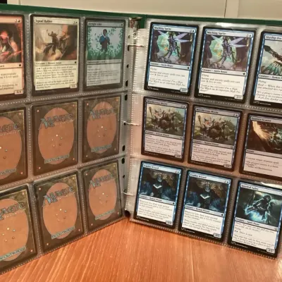 CCM022 Binder Full Of Over 450 Magic The Gathering Trading Cards 