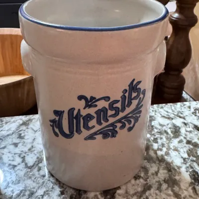 Sale Photo Thumbnail #221: Pfaltzgraff Yorktown Utensil Holder