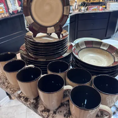 Sale Photo Thumbnail #215: Pfaltzgraff Taos Pattern Dishes