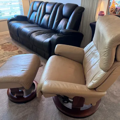 Stressless L/XL Leather Recliner with Ottoman