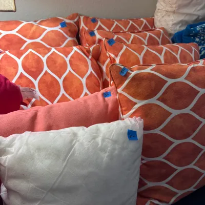 Sale Photo Thumbnail #161: Decorative Pillows