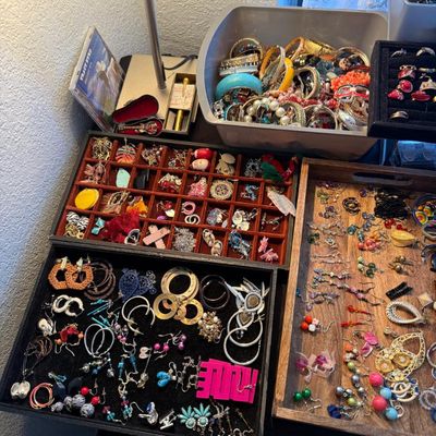 Sale Photo Thumbnail #23