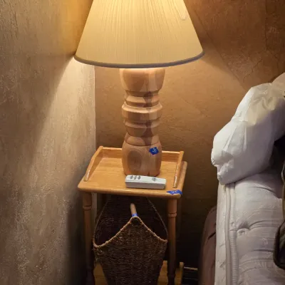 Sale Photo Thumbnail #20: Lamps amd end tables 