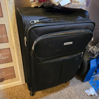 Sale Photo Thumbnail #17: Suitcases 