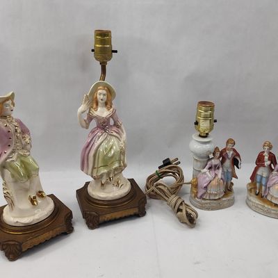 Sale Photo Thumbnail #122: Set Porc. Figural Boudoir & Vanity