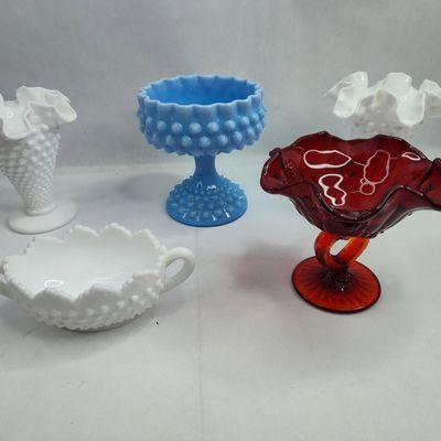 Sale Photo Thumbnail #207: Group of American Glassware