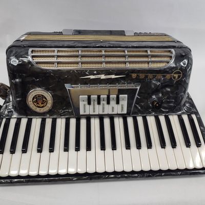 Sale Photo Thumbnail #38: Lo Duca Bros. Italian Piano Accordion