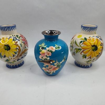 Sale Photo Thumbnail #90: Set of 3 Vases: 2 Italian & 1 Cloisonne