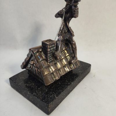 Sale Photo Thumbnail #469: Str. Fiddler on Roof Figurine w/ Marble