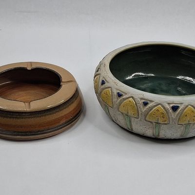 Sale Photo Thumbnail #513: Bloomington & Roseville Pottery Set