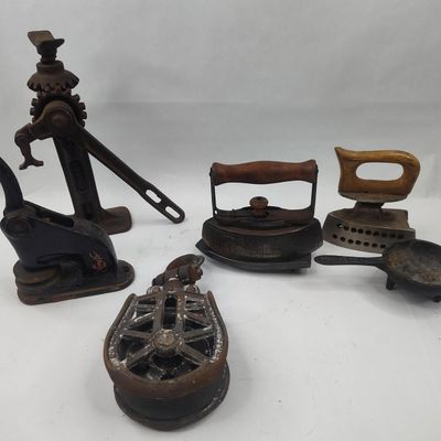 Sale Photo Thumbnail #420: Set & Cast Iron Tools